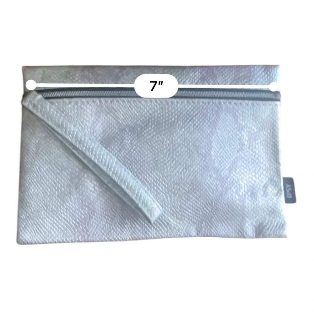 Ipsy cosmetic travel makeup bag pouch silver snake skin pattern zipper logo NWNT